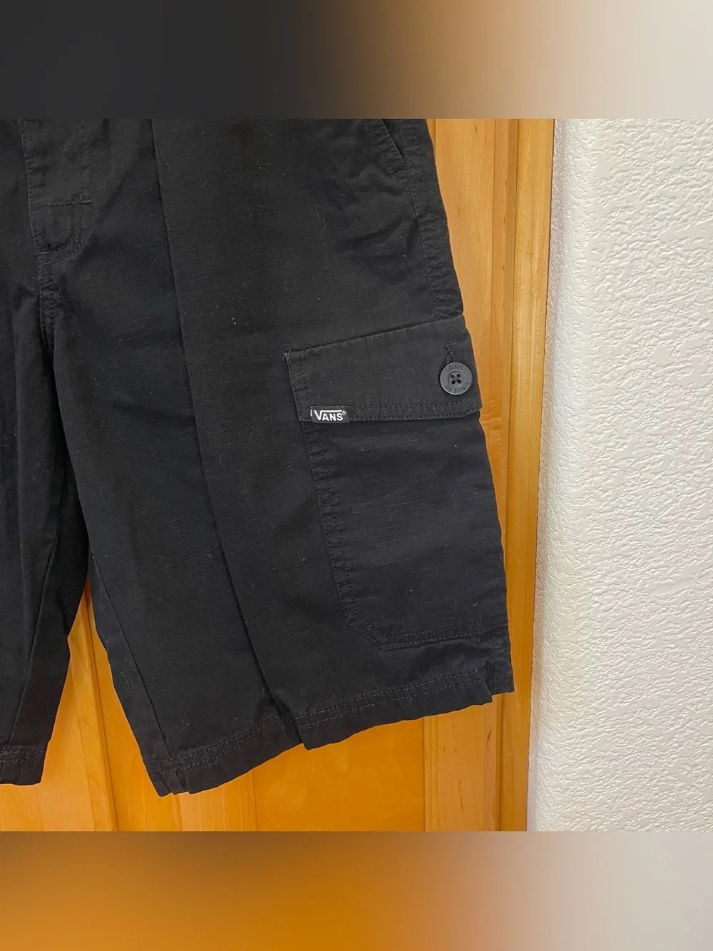 Vans Men’s Black Cargo Shorts – Size 30